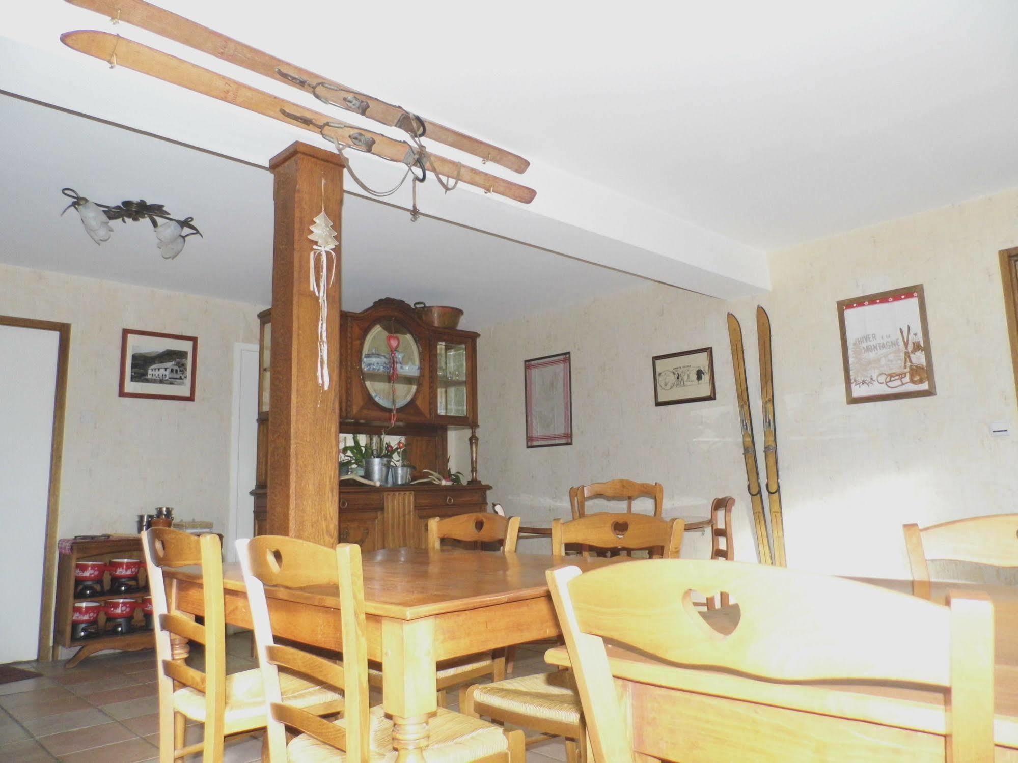 Gite Auberge Les Cascades Ла Монги Екстериор снимка