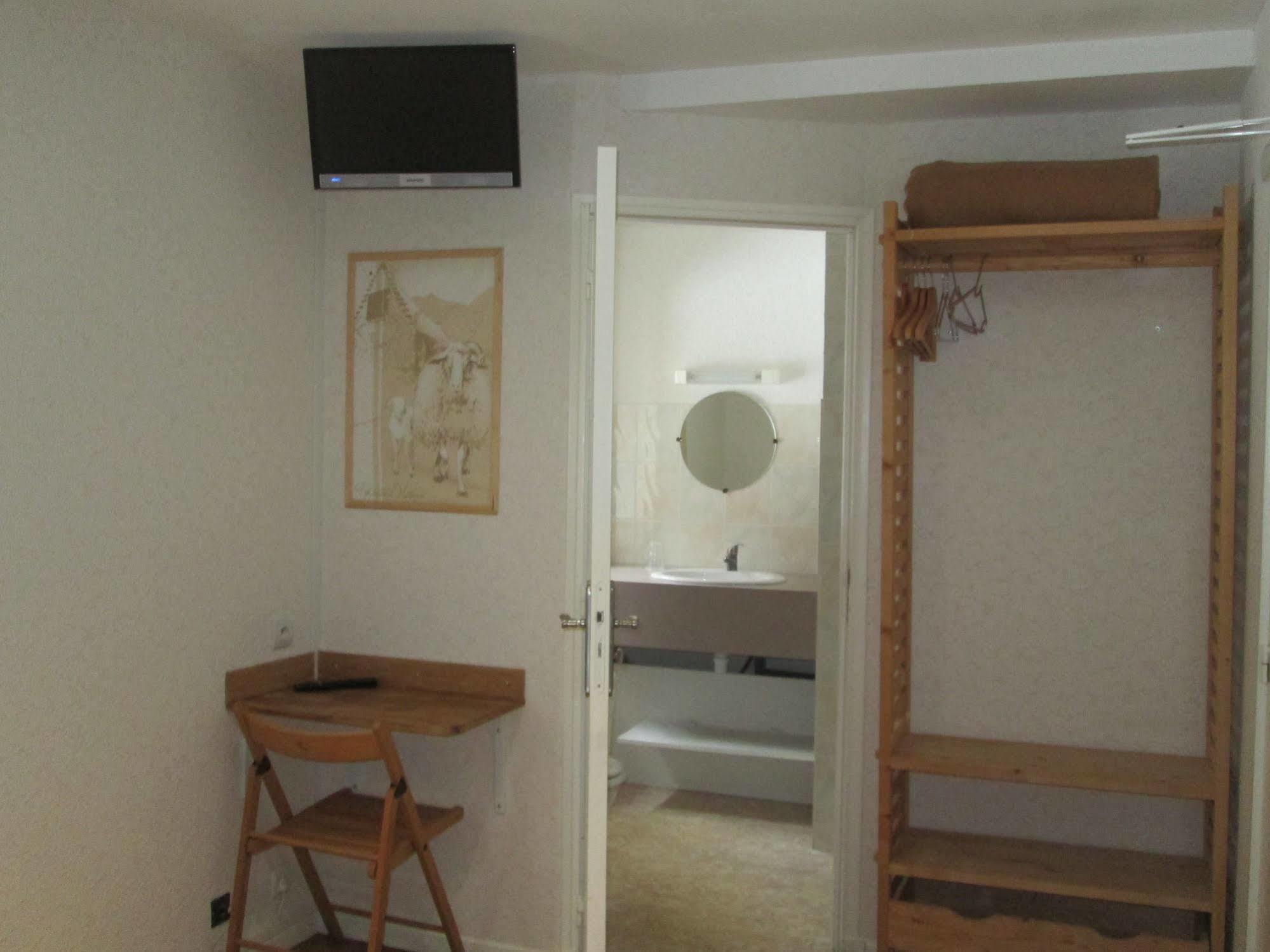 Gite Auberge Les Cascades Ла Монги Екстериор снимка